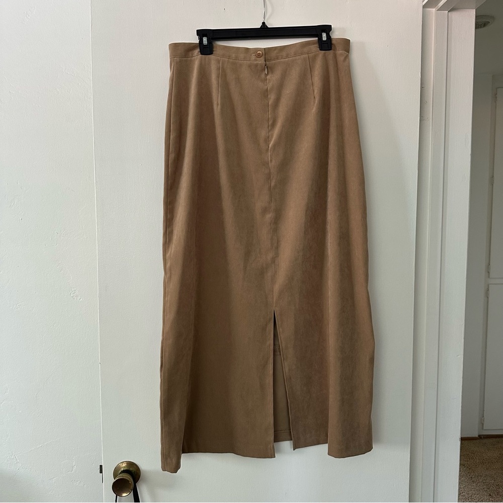 Elegant Tan Maxi Skirt - Picture 6 of 6